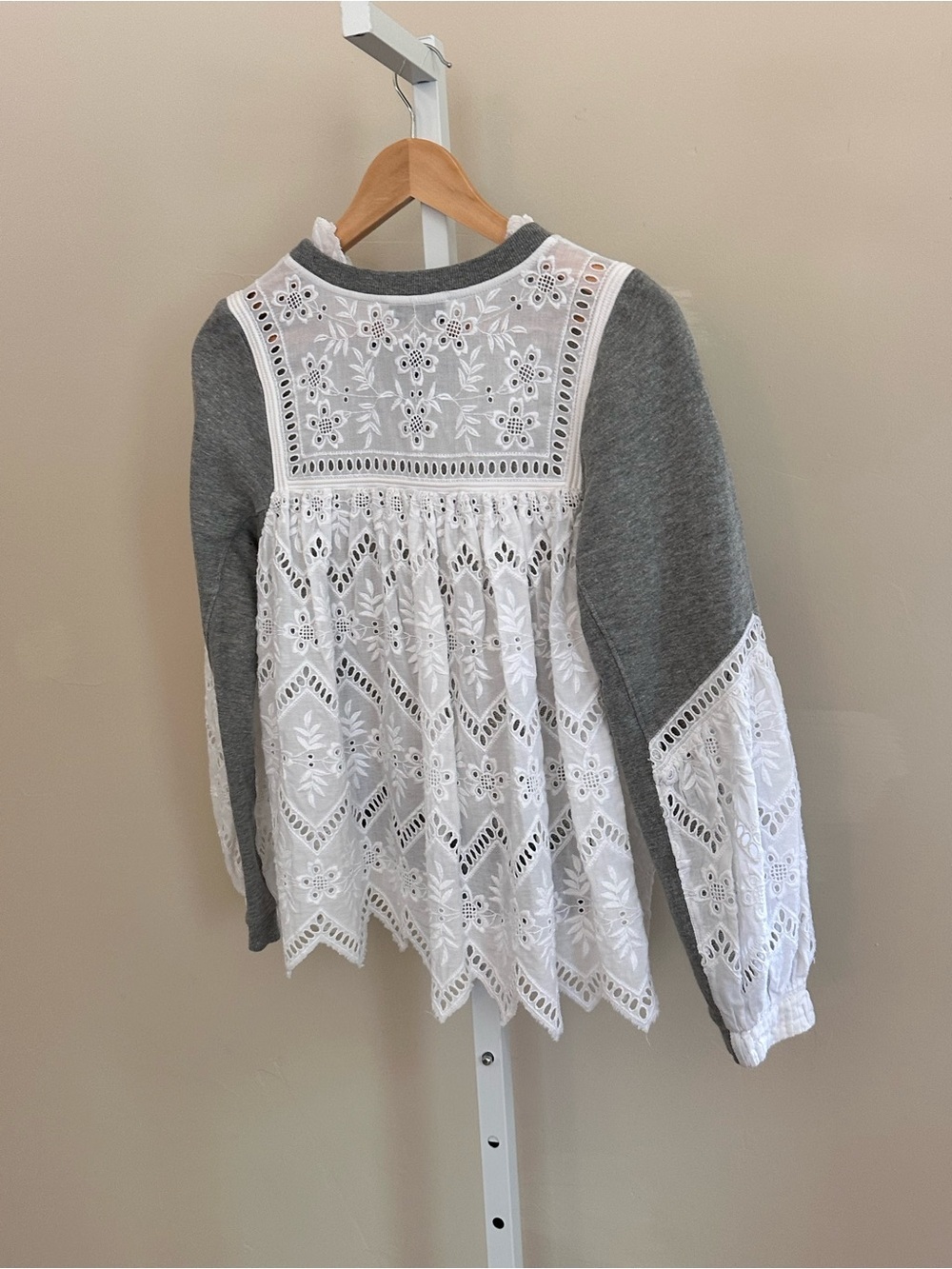 Sea New York Small Gray Eyelet Lace Ruffle Sweatshirt Romantic Boho - Picture 11 of 11